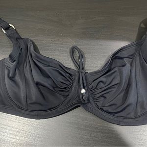 NEW WITH TAGS BLACK BIKINI TOP